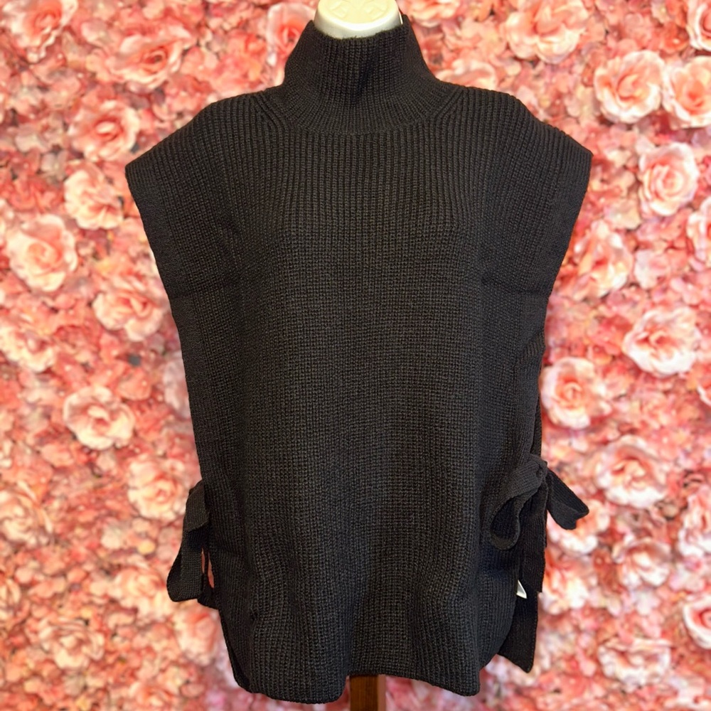 Turtleneck Knit Sleeveless Sweater Vest in Black